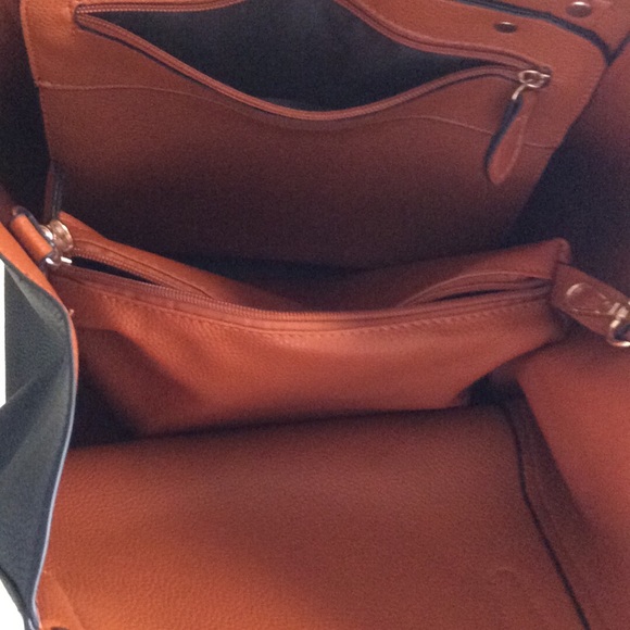 Black east leather spacious bag - Picture 3 of 8